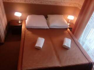 Отели типа «постель и завтрак» Boży Dar Крыница-Здруй Небольшой двухместный номер с 2 отдельными кроватями-2